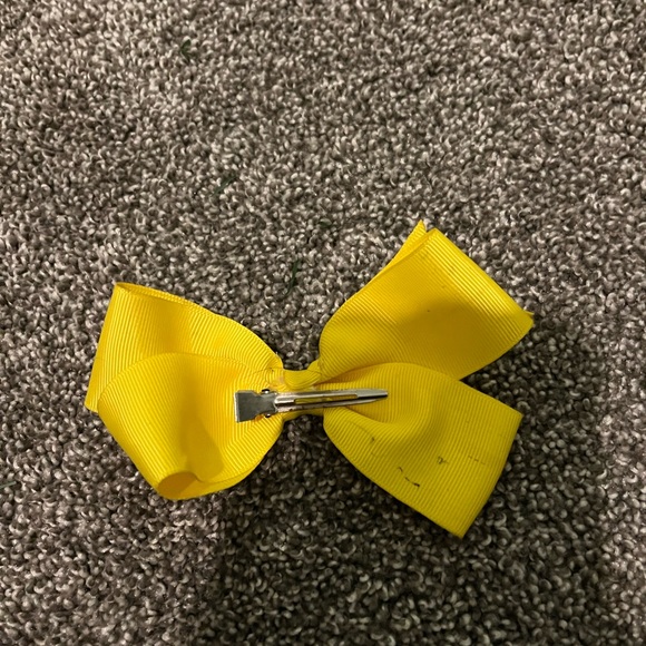 Two bows - Picture 4 of 4